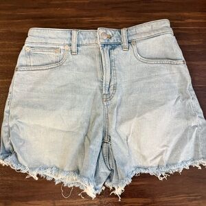 Madewell curvy perfect mid-length jean short in size 27